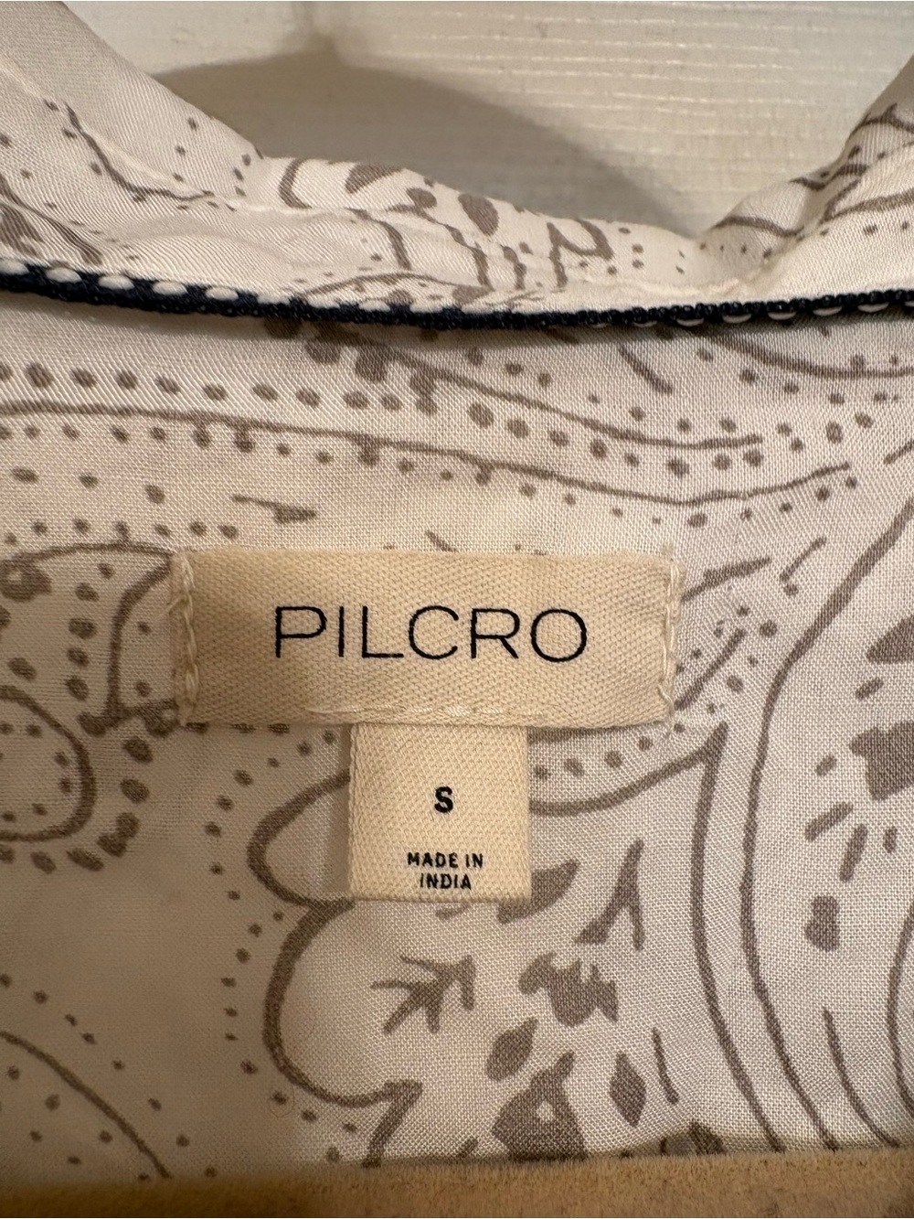 NWOT Pilcro Souvenir Embellished Buttondown Shirt Women’s Small - Picture 12 of 15